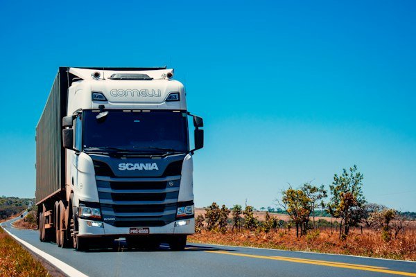 Dry Van vs. Reefer: Which Trailer Generates Higher RPM?